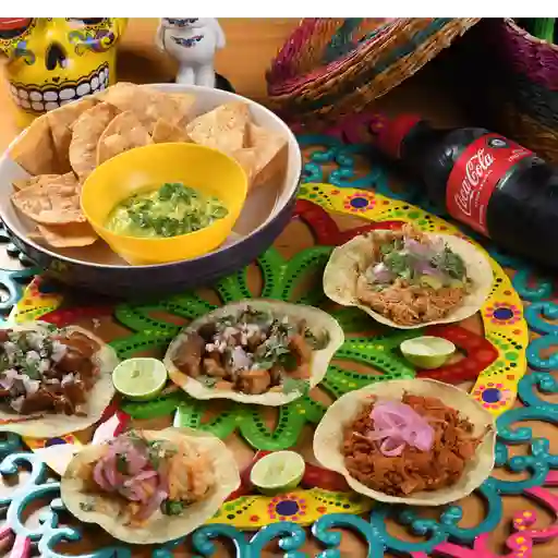 6 Tacos + totopos con guacamole