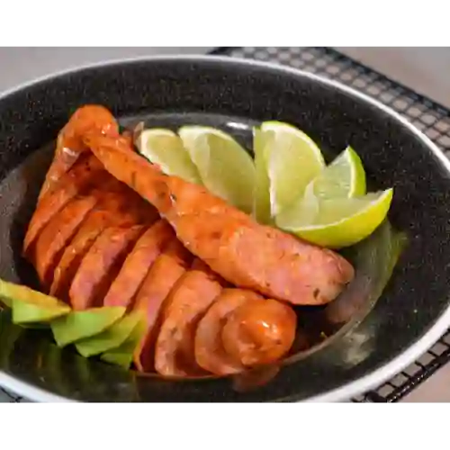 Chorizo Picado con Arepitas
