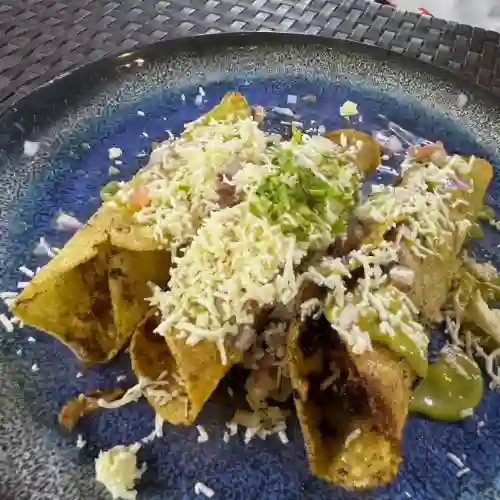 Flautas de Chicharron