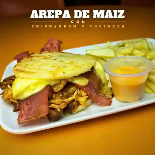 Arepa Maiz Tocineta+papas+gaseosa250ml