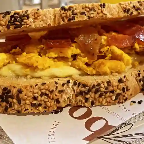 Sandwich de Huevo y Tocineta