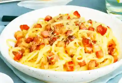 Spaguetti con Pollo y Tocineta Junior