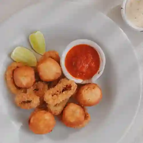 Calamares y Croquetas de Salmón