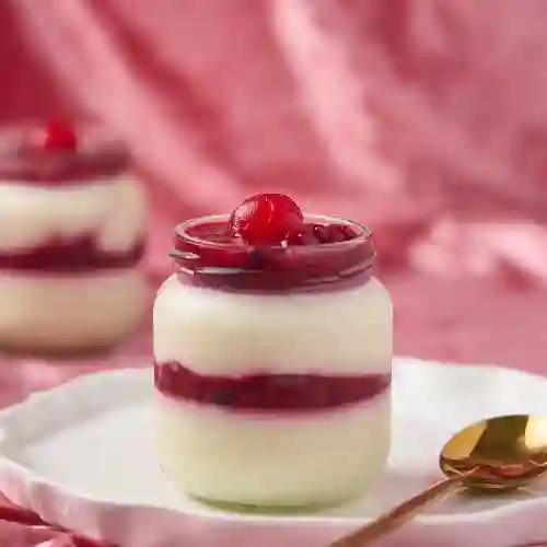 Tres Leches con Frutos Rojos