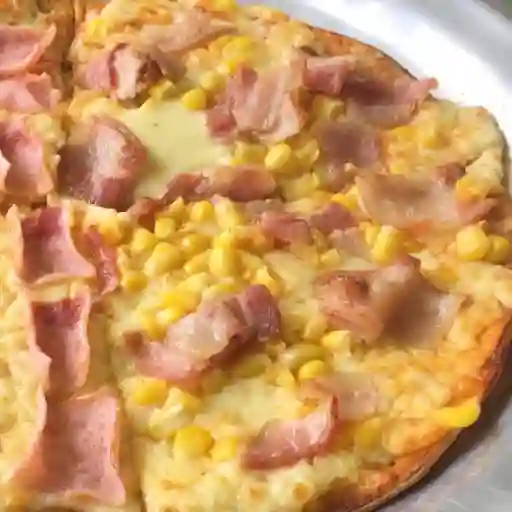Pizza Tocineta y Maicito Med.