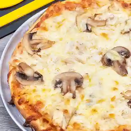 Pizza Pollo Champiñón