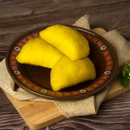 Empanada de Pollo X 3 Und