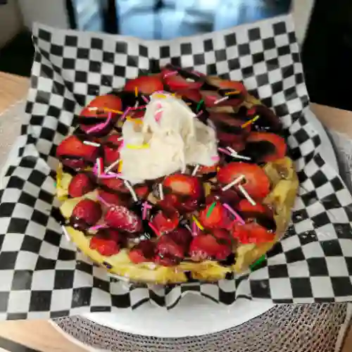 Waffle Fruta con Helado