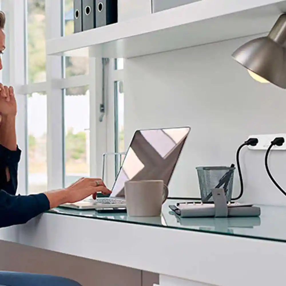 Nexxt Enchufe Inteligente Home Con Puertos Usb - Blanco