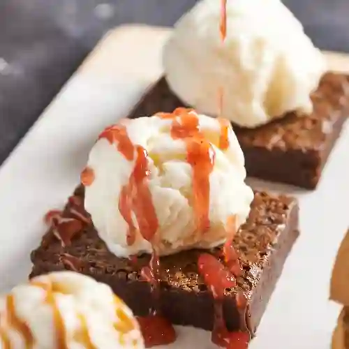 Combo Brownie con Helado