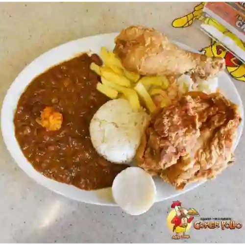Bandeja Típica con Pollo Apanado