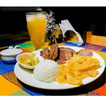 Almuerzo Del Día