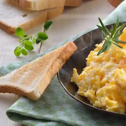 Huevos Rotos con Queso