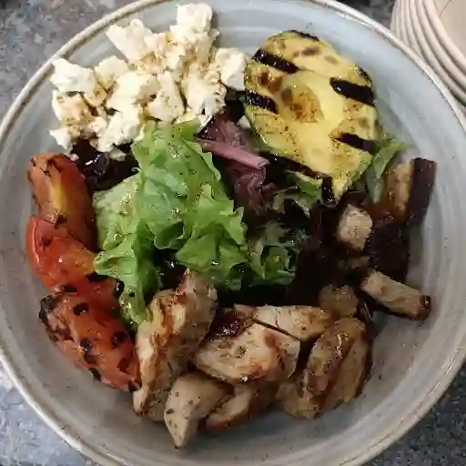 ENSALADA DE POLLO A LA PARRILLA
