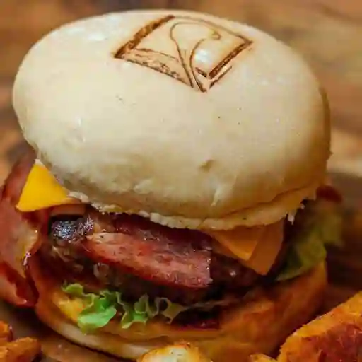 Bacon Cheesse Burger y Bebida