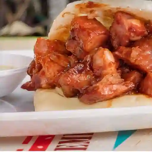 Arepa de Trocitos de Costillas