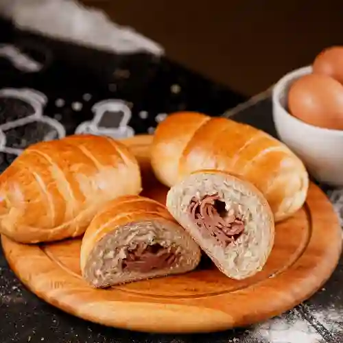 Cachito de Jamón, Queso y Tocineta