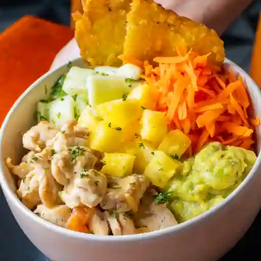 Poke bowl pollo encocado