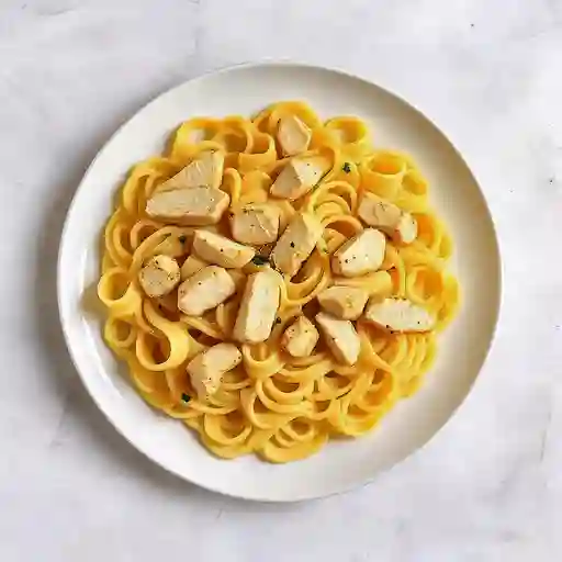 Pasta Alfredo con Pollo
