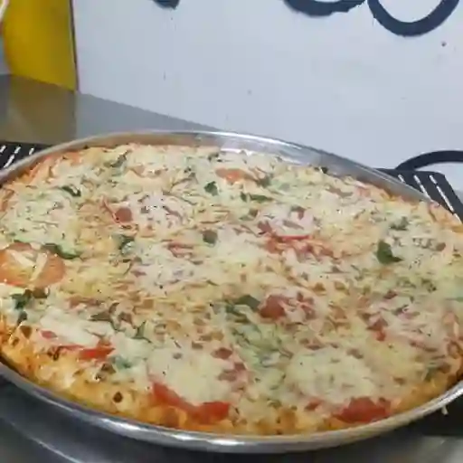 Pizza Napolitana Familiar