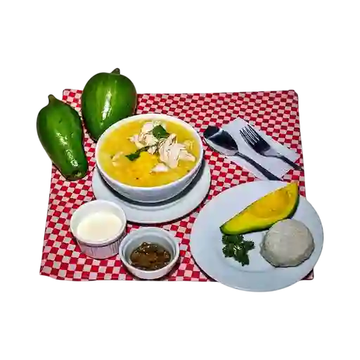 Ajiaco con Pollo+limonada Natural 354ml