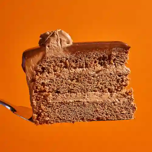 Porción torta de chocolate.