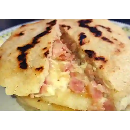 Arepa Maiz Tocineta+gaseosa 250ml