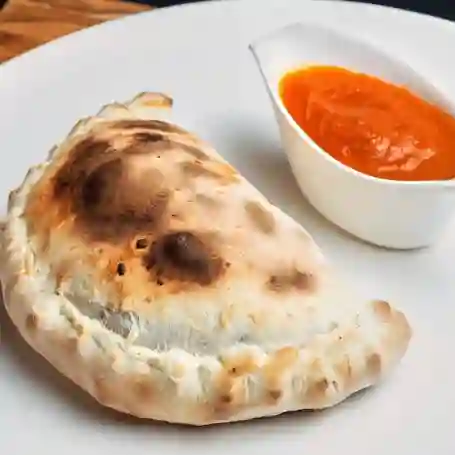 Calzone Napolitano y Bebida