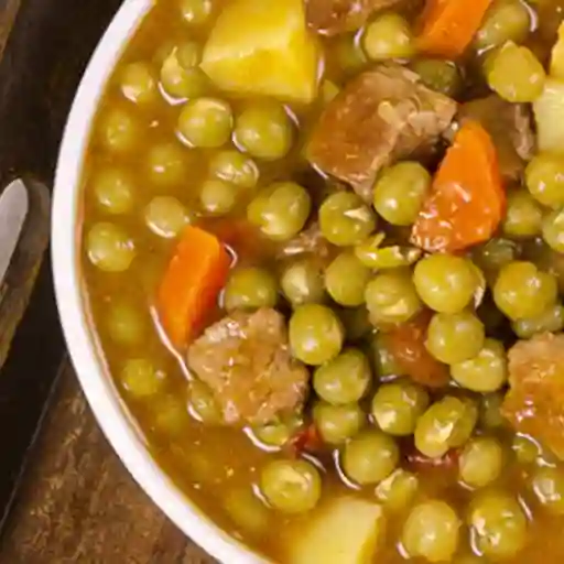 Bandeja con arveja y sopa del día
