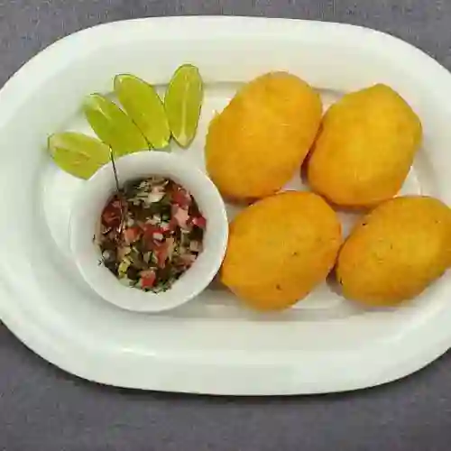 Pastel de Yuca & Coca Cola 400ml Fria