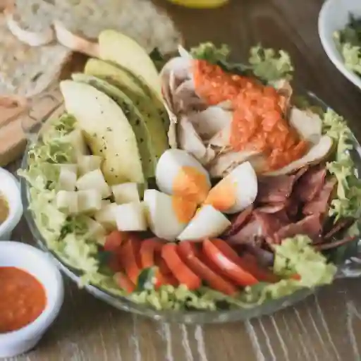 Ensalada Cobb de Pollo Grillado