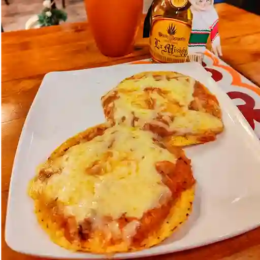 Tostadas de tinga + horchata
