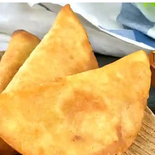 Maxi Empanada de Queso y Plátano