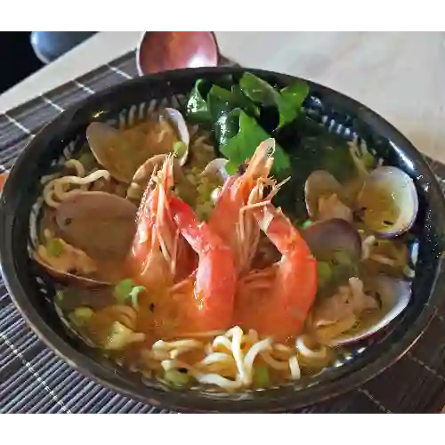 Cazuela de Mariscos con Ramen 16 Oz