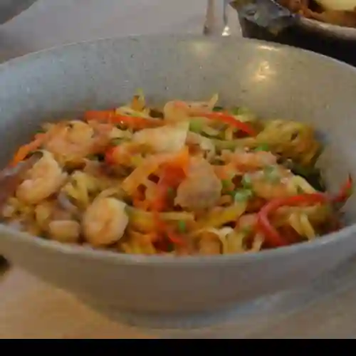 Pad Thai Pollo Camarón