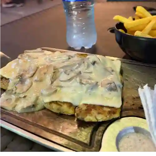 Pechuga en Salsa de Champiñones