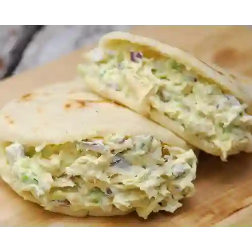 Arepa Rellena de Pollo y Guacamole
