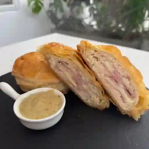 Empanato de pollo bechamel