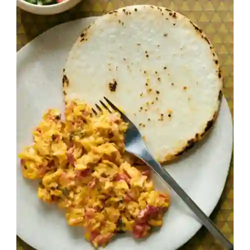 Huevos Pericos y Arepa