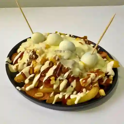 Salchipapas especial