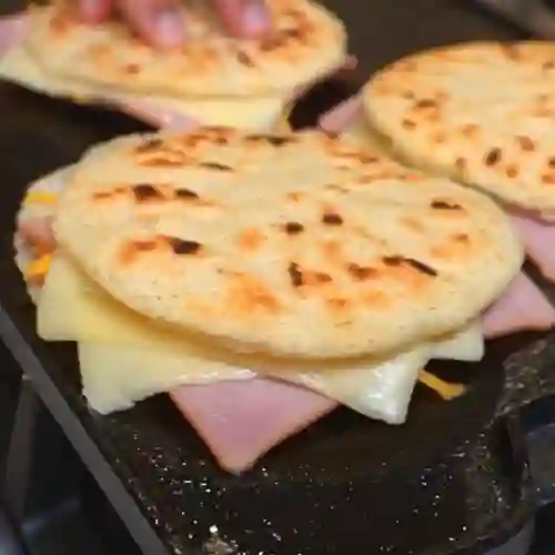 (3) Arepas Q-suda & Jamón