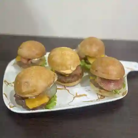 Combo 5 Hamburguesas + Papas