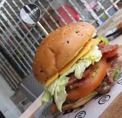 Hamburguesa Clásica