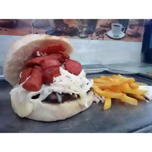 Hamburguesa con Carne,pollo,salchicha