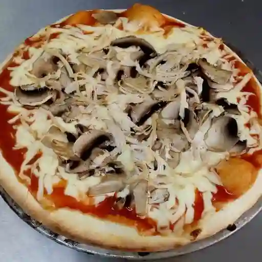 Pizza Pollo y Champiñones