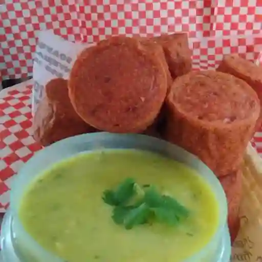 Salchichón con papa aborrajada