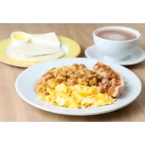 Huevos con Calentado + Carne