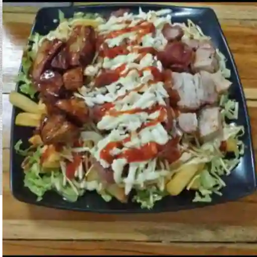 Suizo con chicharron y costilla bbq