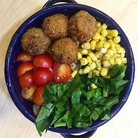 Bowl Cocinita Del Día y Bebida