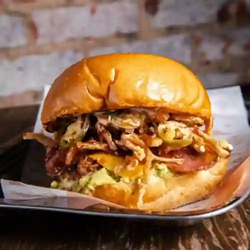 Crispy Onion Bbq Burger + Papas